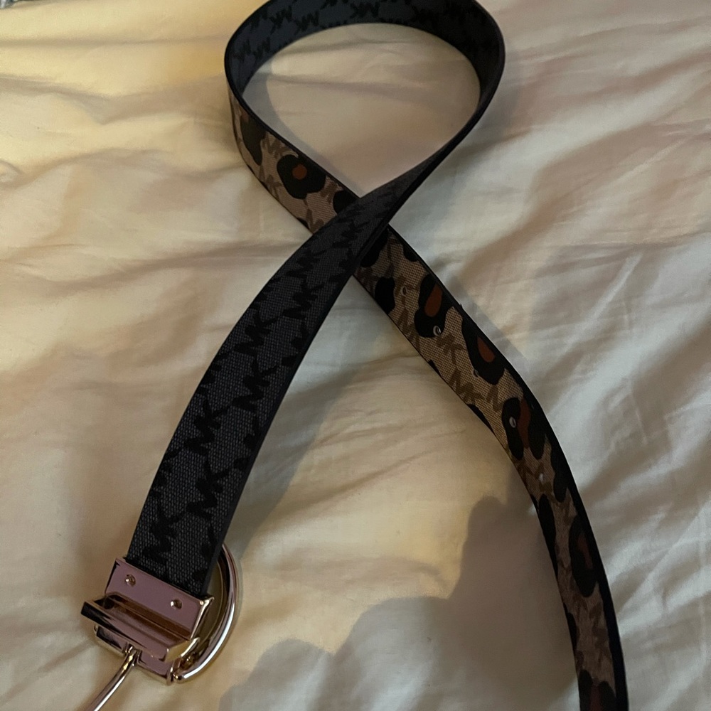 Michael kors reversible belt